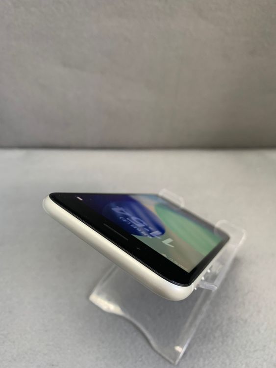 ���� ������ SIM�ե꡼ iPhoneSE �裲���� 128GB �ۥ磻�ȿ�