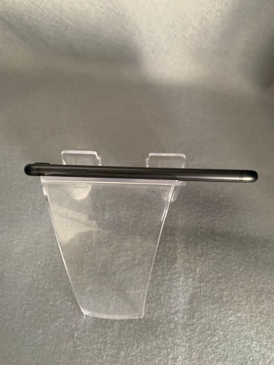 ���ʡ������ǡ�SIM�ե꡼��iPhone SE �������塡128GB���֥�å���