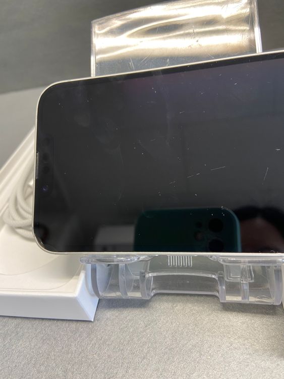 ��š������ǡ�sim�ե꡼��iPhone16e 128GB �Хåƥ꡼100%