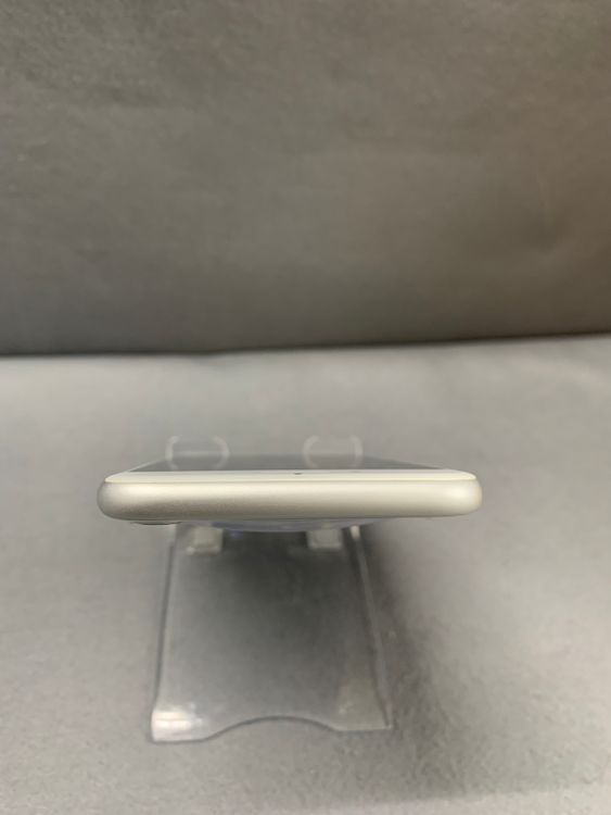 ���� ������ SIM�ե꡼ iPhone8 64GB ����С���