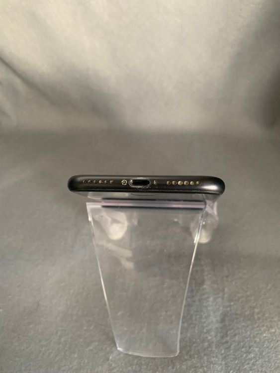 ���ʡ������ǡ�SIM�ե꡼��iPhone SE �������塡128GB���֥�å���