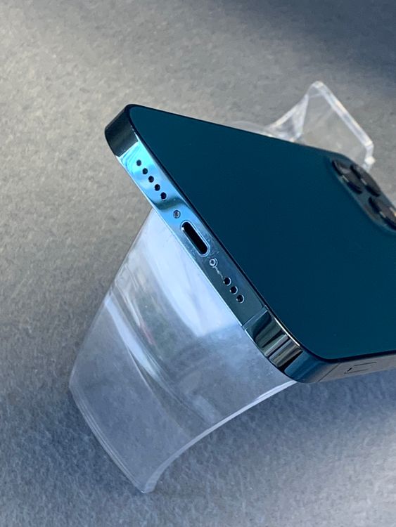 Ķ���� ������ SIM�ե꡼ iPhone12 Pro 256GB �ѥ��ե��å��֥롼��