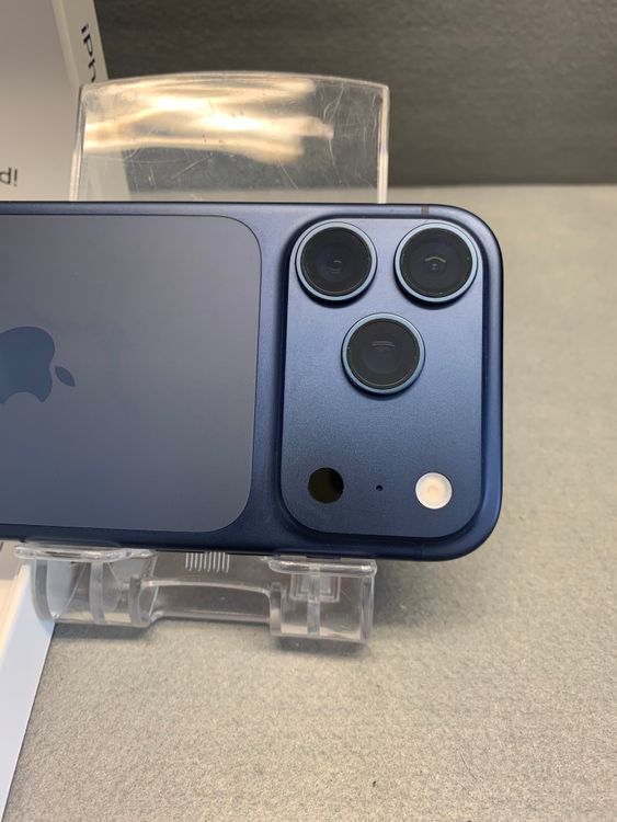 Ķ���ʡ������ǡ�SIM�ե꡼��iPhone17 pro 256gb  �ǥ����ץ֥롼��