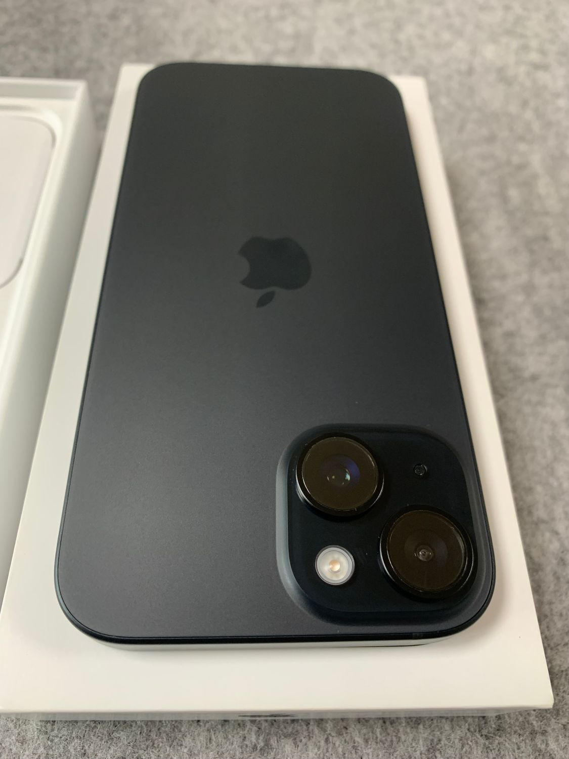 ムスビー｜超美品 お得 国内版 SIMフリー iPhone15 256GB ブラック色 