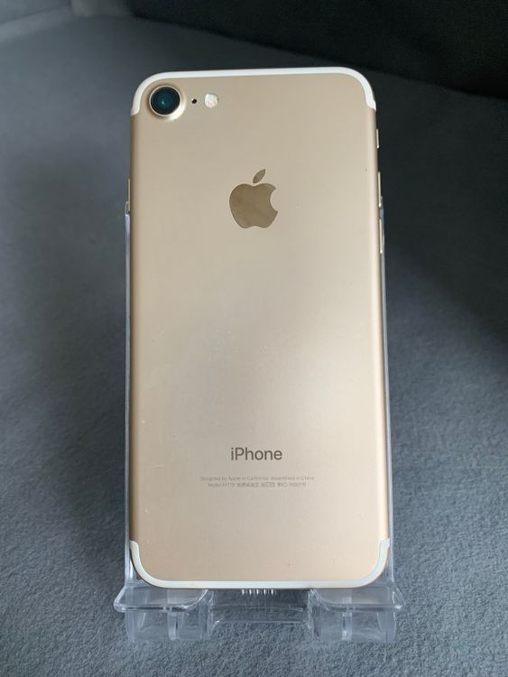 ���ʡ������ǡ�SIM�ե꡼��iPhone7 128GB ������ɿ�