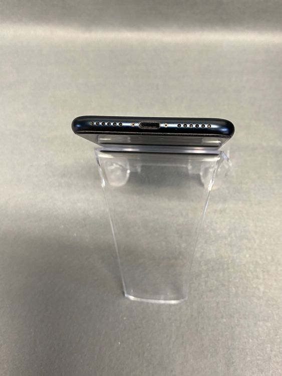 ���ʡ������ǡ�SIM�ե꡼��iPhoneSE���裳���� 128GB �ߥåɥʥ��ȿ�