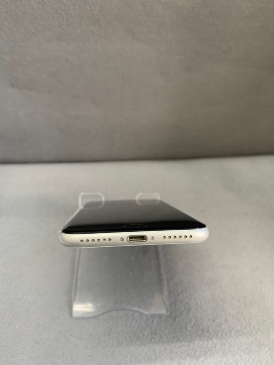 ���� ������ SIM�ե꡼ iPhoneSE �裲���� 128GB �ۥ磻�ȿ�