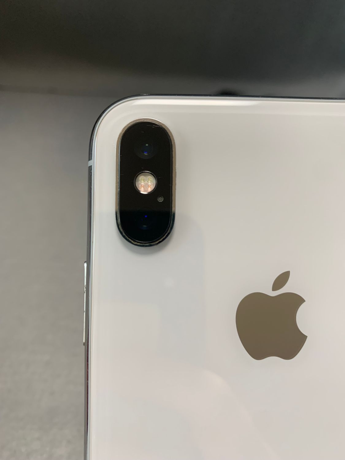 iPhone - iPhone X (ドコモSIM×256GB) Amazon | 【整備済み品】Apple iPhone X 256GB シルバー SIM