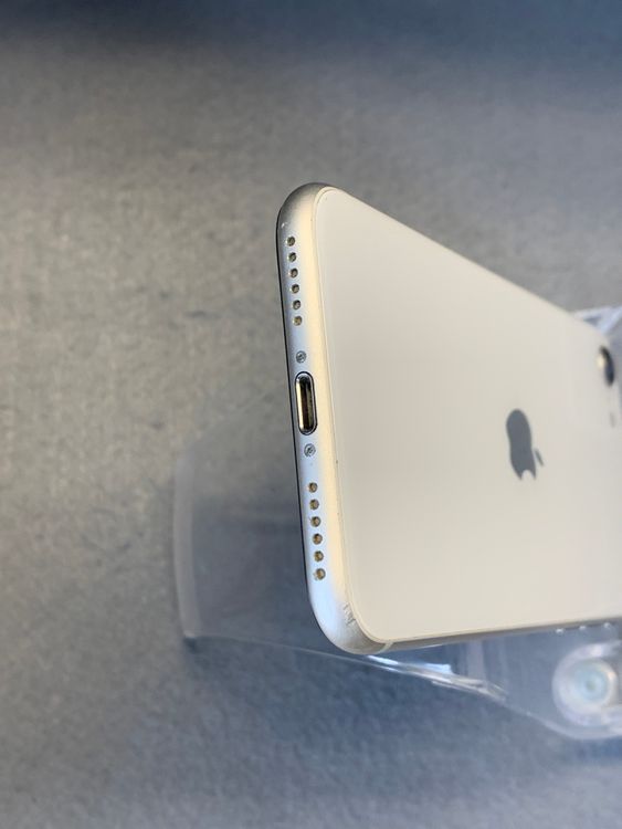 ��� ������ SIM�ե꡼ iPhone SE ��3���塡64GB �������饤�ȿ�