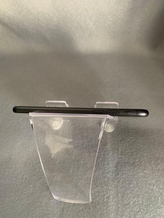 ���ʡ������ǡ�SIM�ե꡼��iPhone SE �������塡128GB���֥�å���