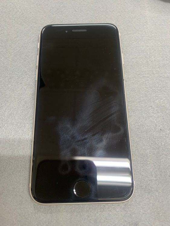 ���ʡ������ǡ�SIM�ե꡼��iPhoneSE ��3����  128GB �������饤�ȿ�