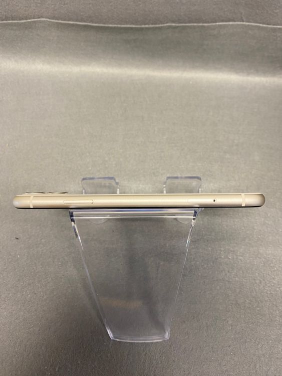 ���ʡ������ǡ�SIM�ե꡼��iPhone 11 64GB �ۥ磻�ȿ�