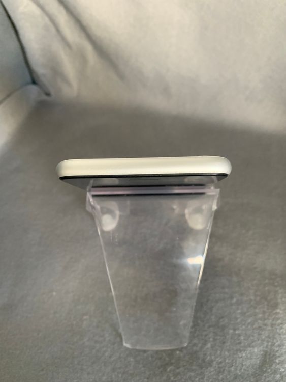 Ķ���ʡ������ǡ�SIM�ե꡼��iPhone SE �������塡128GB���ۥ磻�ȿ�