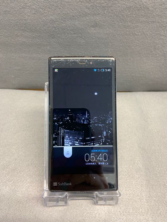 ��� SIM�ե꡼ PANTONE 6 8GB �֥롼��