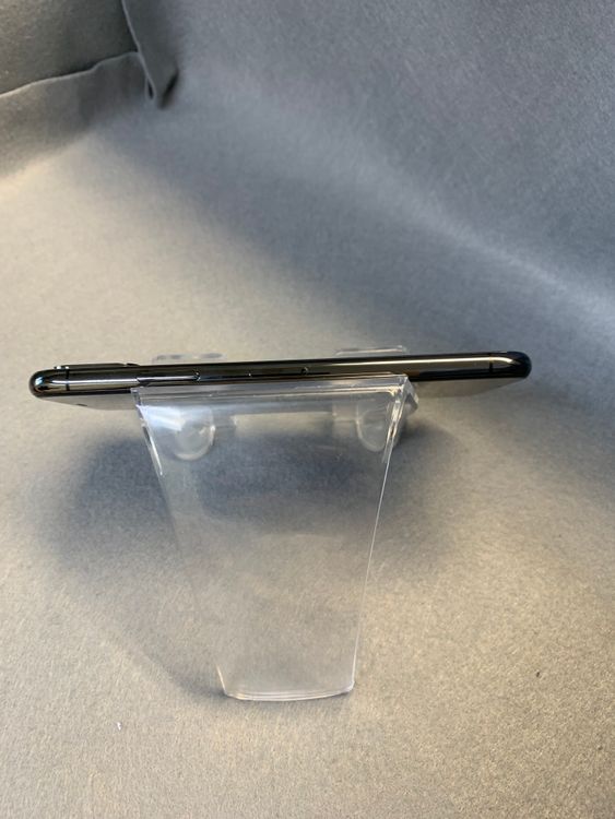 ���ʡ������ǡ�SIM�ե꡼��iPhoneXS�� 64GB �֥�å���