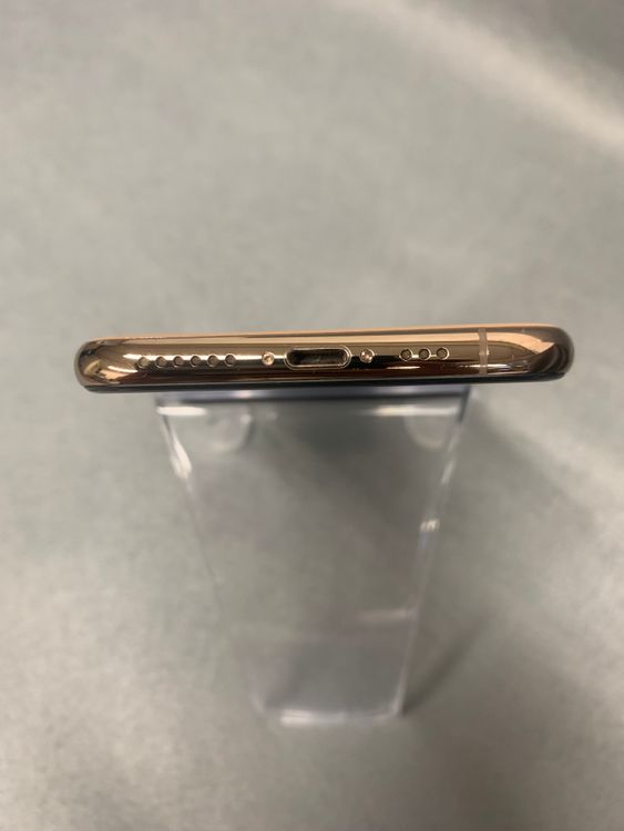 ������š������ǡ�SIM�ե꡼��iPhone XR�� 64GB ������뿧