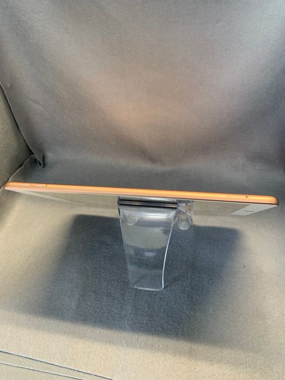 ���� SIM�ե꡼ iPad ��6���� 32GB Wi-Fi+Cellular�� �ԥ󥯥�����ɿ�