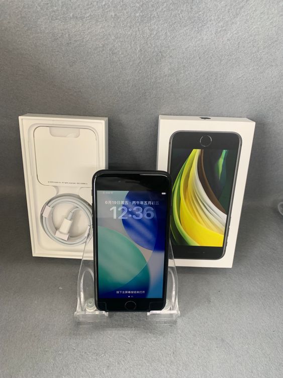 Ķ���� ������ SIM�ե꡼ iPhoneSE ��2���� 64GB �֥�å���