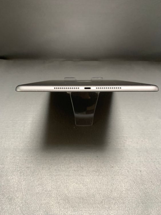 ���� ������ WiFi�� iPad ��5���� 128GB ���ڡ������졼��