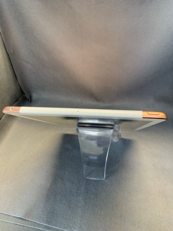 ���� SIM�ե꡼ iPad ��6���� 32GB Wi-Fi+Cellular�� �ԥ󥯥�����ɿ�