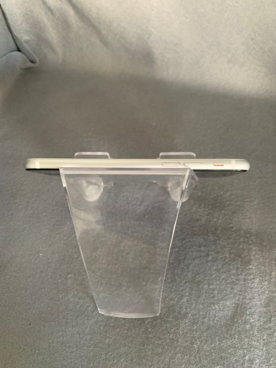 Ķ���ʡ������ǡ�SIM�ե꡼��iPhone SE �������塡128GB���ۥ磻�ȿ�