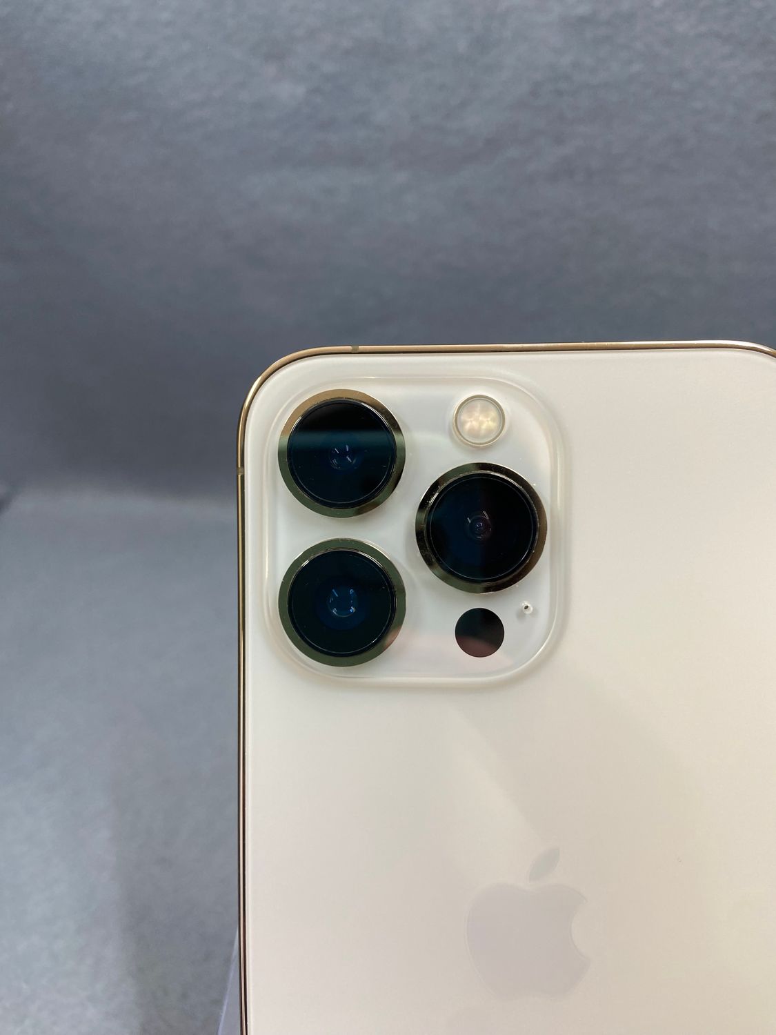 ムスビー｜美品 国内版 SIMフリー iPhone13 Pro 128GB ゴールド色