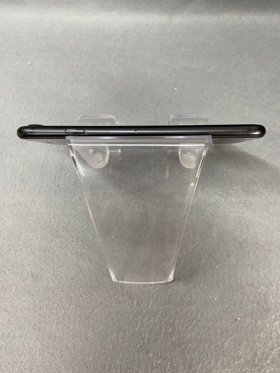 ���ʡ������ǡ�SIM�ե꡼��iPhone7  32GB �֥�å���