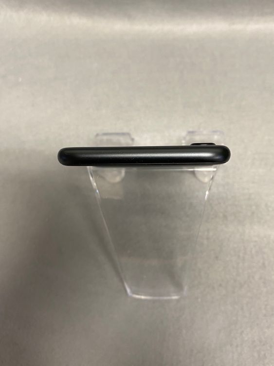 ���ʡ������ǡ�SIM�ե꡼��iPhoneSE�������� 128GB �֥�å���