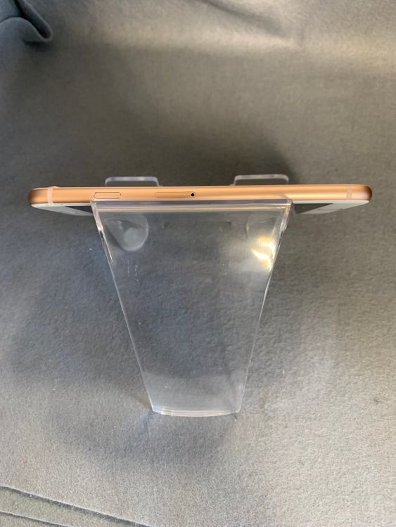 ���ʡ������ǡ�SIM�ե꡼��iPhone8 64GB ������ɿ�