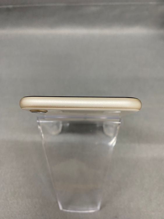 Ķ���� ������ SIM�ե꡼ iPhone SE ��3���� 64GB �������饤�ȿ�