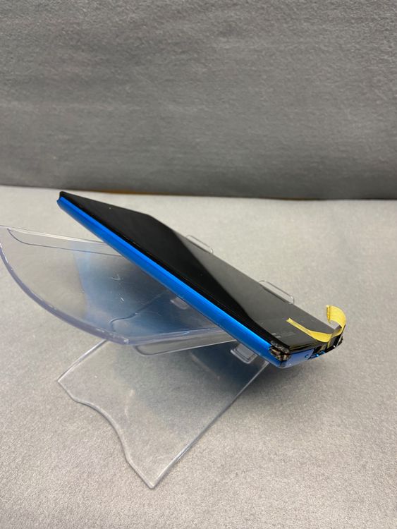 ��� SIM�ե꡼ PANTONE 6 8GB �֥롼��