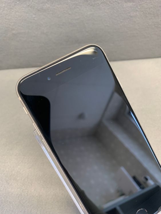 ���� Apple���ȥ��� SIM�ե꡼ iPhoneSE ��3���� 64GB �������饤�ȿ�