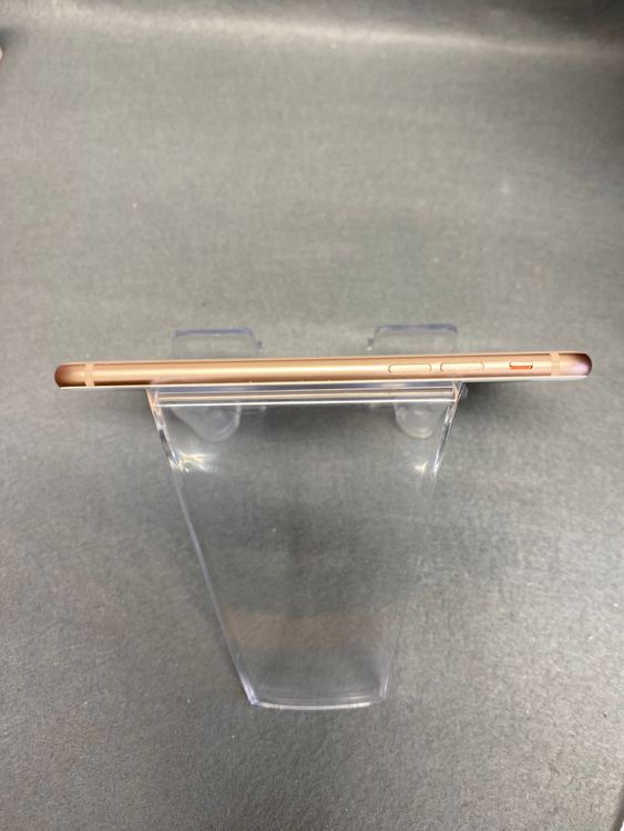 ���ʡ������ǡ�SIM�ե꡼��iPhone8 64GB ������ɿ�
