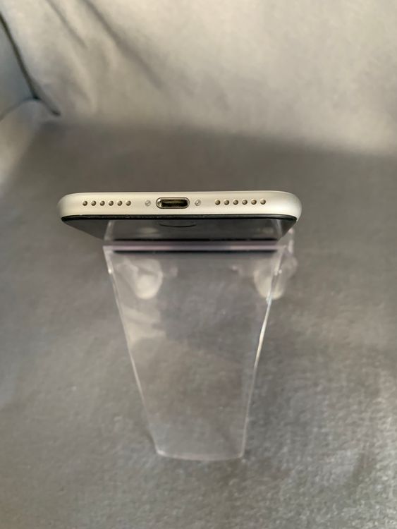 Ķ���ʡ������ǡ�SIM�ե꡼��iPhone SE �������塡128GB���ۥ磻�ȿ�