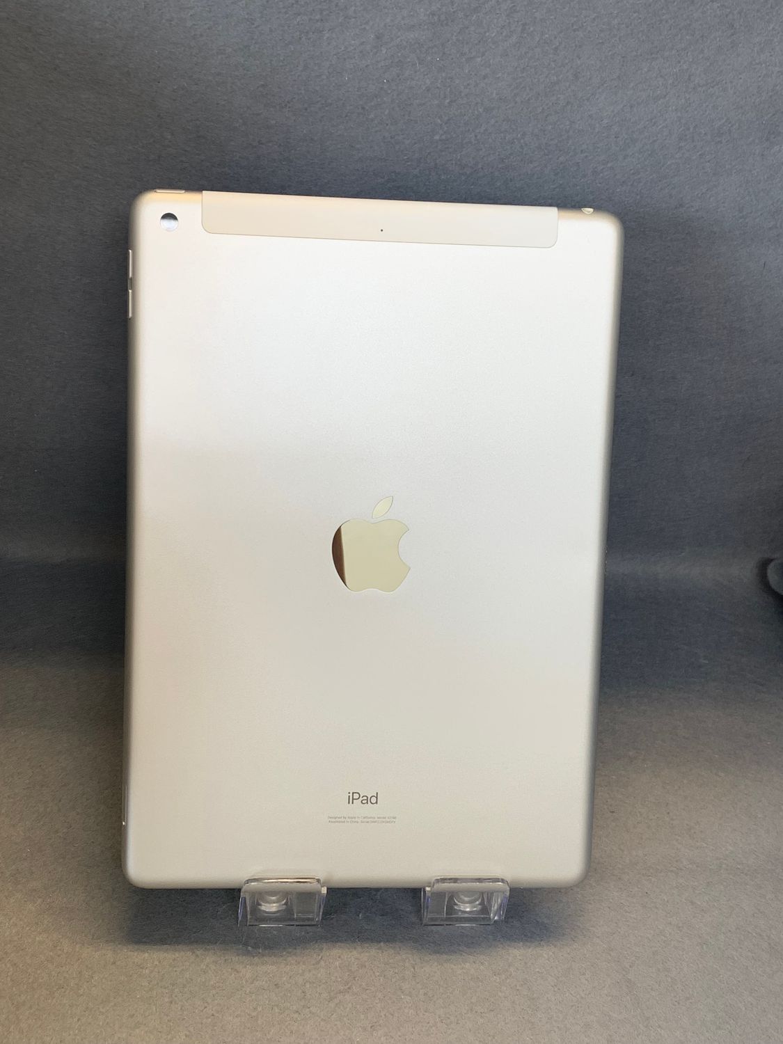 ムスビー｜美品 国内版 iPad 第7世代 32GB Wi-Fi +Cellular版 シルバー