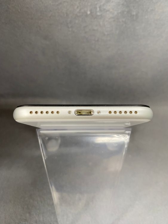 ���ʡ������ǡ�SIM�ե꡼��iPhoneSE �裲���� 64GB �ۥ磻�ȿ�