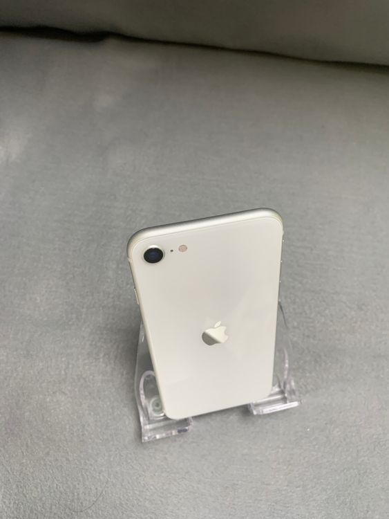 超美品 国内版 SIMフリー iPhoneSE 第2世代 128GB ホワイト色