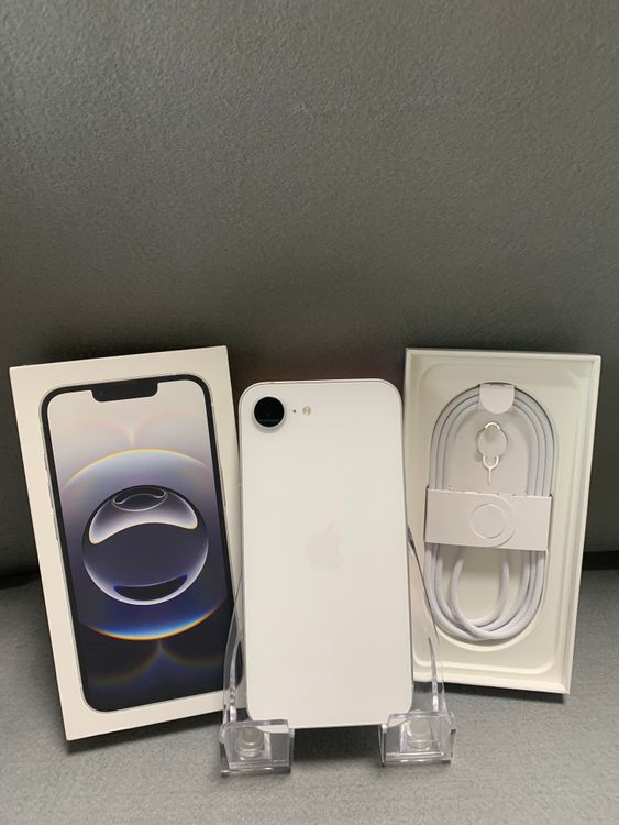 超美品 国内版 SIMフリー iPhone 16e 128GB ホワイト色