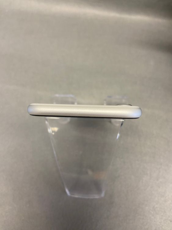 ���ʡ������ǡ�SIM�ե꡼��iPhoneSE����2���� 64GB���ۥ磻�ȿ�