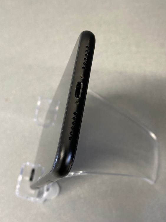 ���ʡ������ǡ�SIM�ե꡼��iPhoneXr 128GB �֥�å���