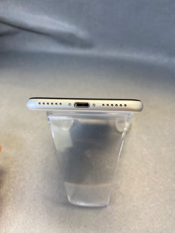 ���ʡ������ǡ�SIM�ե꡼��iPhoneSE�������� 64GB  �ۥ磻�ȿ�