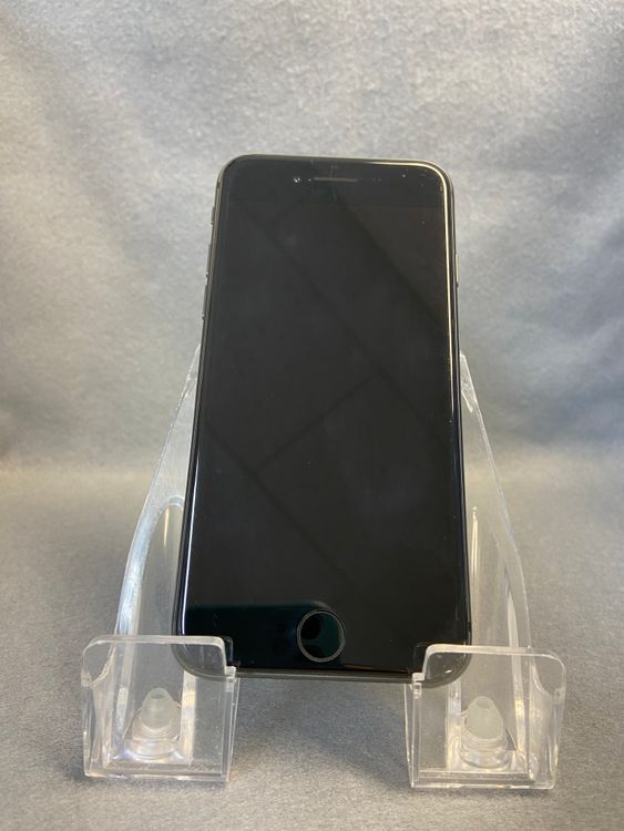 ���ʡ������ǡ�SIM�ե꡼��iPhone8 64GB �֥�å���