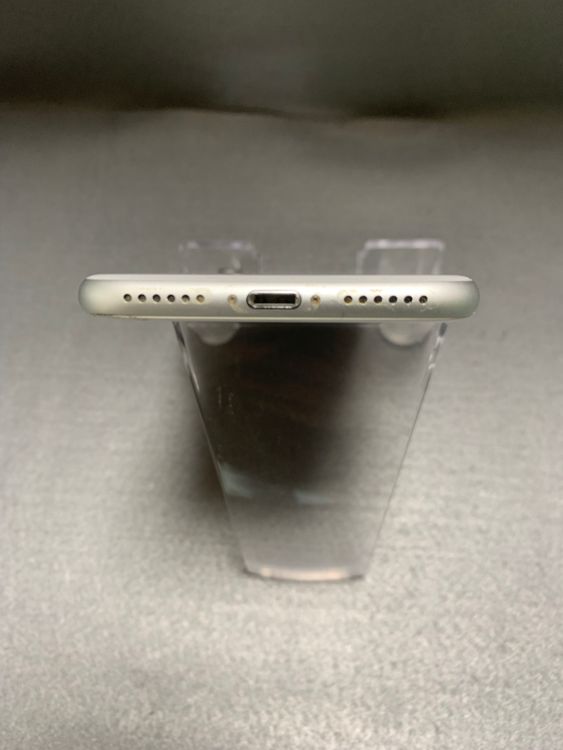 ������ ������ SIM�ե꡼ iPhone8 64GB ����С���