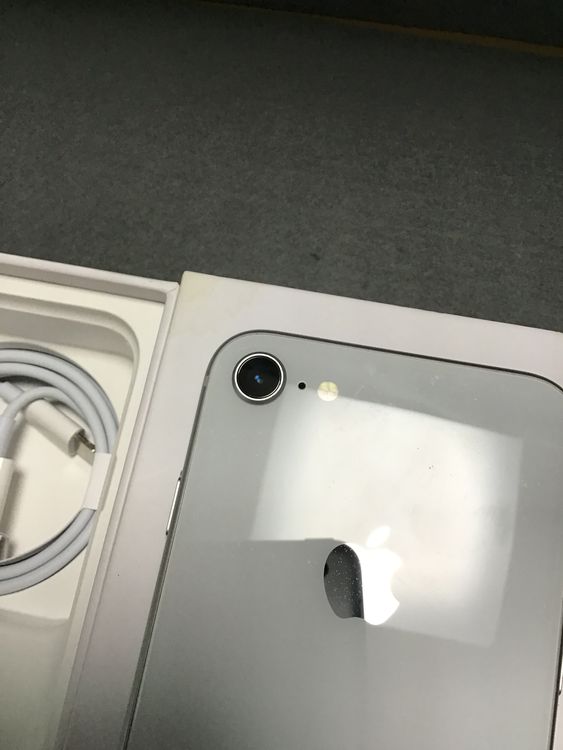 ʡǡSIMե꡼iPhone8  64GB ۥ磻ȿ