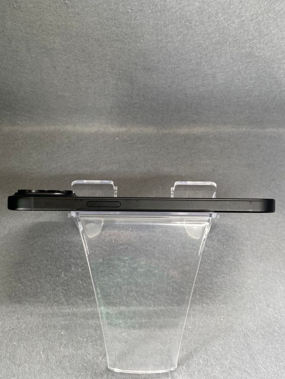 ���ʡ������ǡ�SIM�ե꡼��iPhone15 256GB �֥�å���