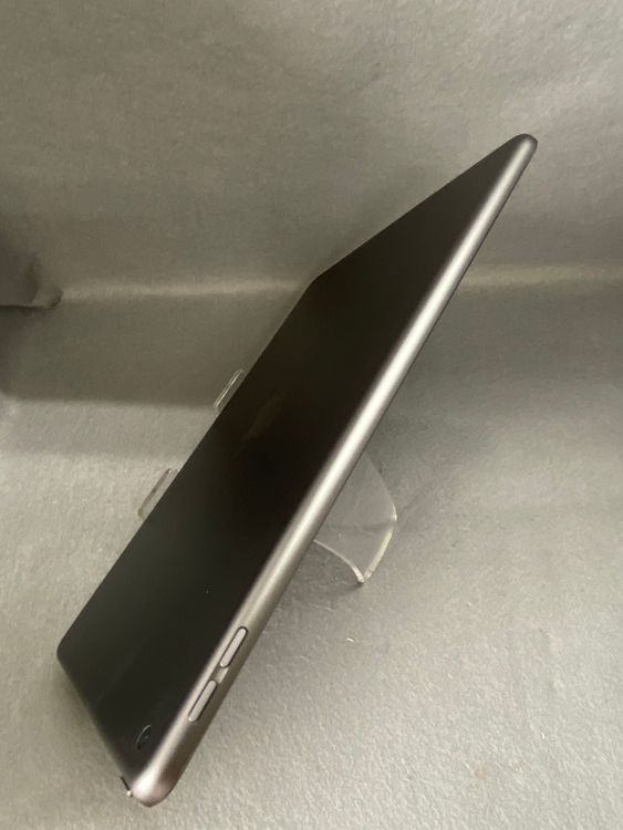 Ķ���� ������ Wi-Fi�� iPad ��9���� 64GB ���ڡ������쥤��