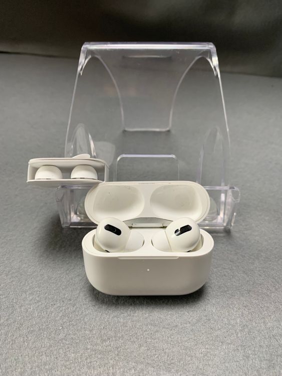   AirPods 1 MWP22J/A