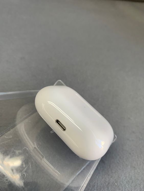���� AirPods Pro ��1���塡MagSafe Charging Case���ۥ磻�ȿ�