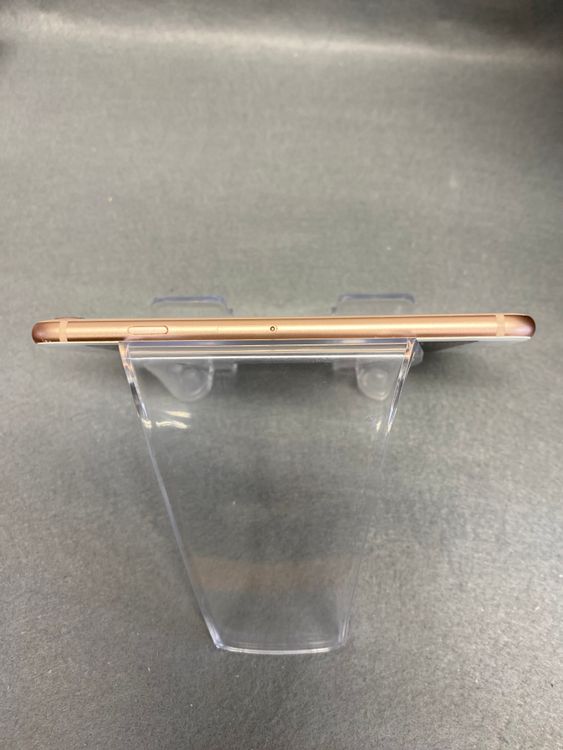 ���ʡ������ǡ�SIM�ե꡼��iPhone8 64GB ������ɿ�