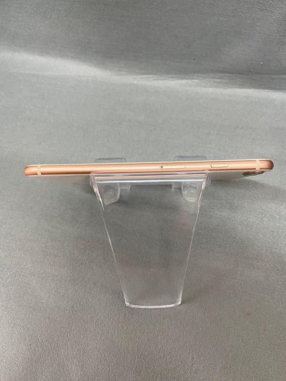 ���ʡ������ǡ�SIM�ե꡼��iPhone8 Plus 64GB ������ɿ�